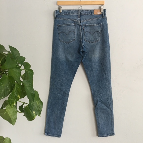 Levis High Rise Skinny Jeans - Picture 5 of 6